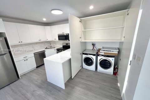 Villa ou maison à louer à Pompano Beach, Floride: 2 chambres, 106.84 m2 № 1993205 - photo 11