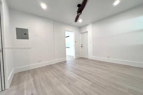 Villa ou maison à louer à Pompano Beach, Floride: 2 chambres, 106.84 m2 № 1993205 - photo 13