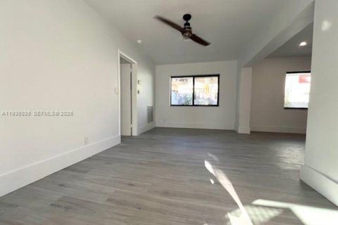 Villa ou maison à louer à Pompano Beach, Floride: 2 chambres, 106.84 m2 № 1993205 - photo 2