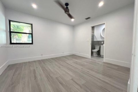 Villa ou maison à louer à Pompano Beach, Floride: 2 chambres, 106.84 m2 № 1993205 - photo 12