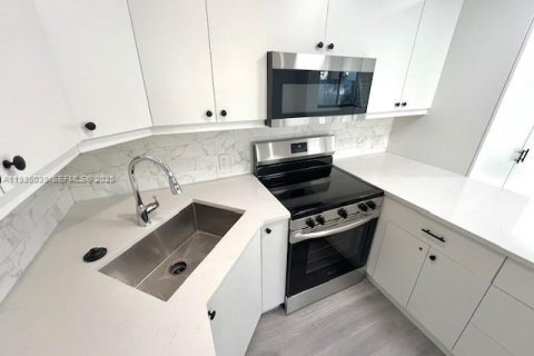 Villa ou maison à louer à Pompano Beach, Floride: 2 chambres, 106.84 m2 № 1993205 - photo 8