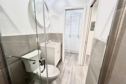 Villa ou maison à louer à Pompano Beach, Floride: 2 chambres, 106.84 m2 № 1993205 - photo 16