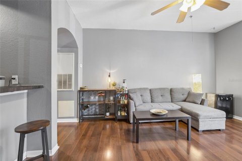 Condo in Temple Terrace, Florida, 1 bedroom  № 2396303 - photo 7