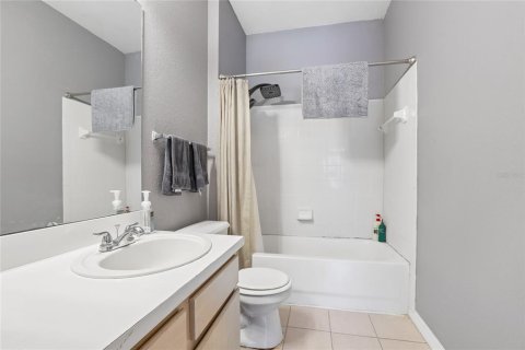 Condo in Temple Terrace, Florida, 1 bedroom  № 2396303 - photo 16