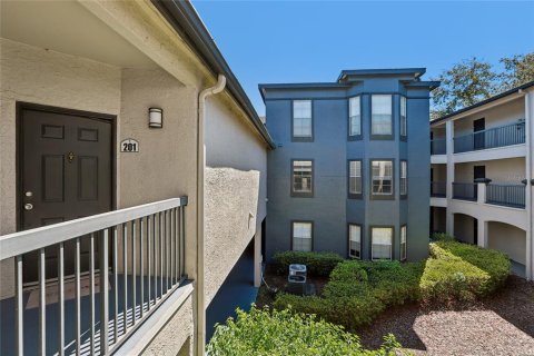 Condo in Temple Terrace, Florida, 1 bedroom  № 2396303 - photo 3
