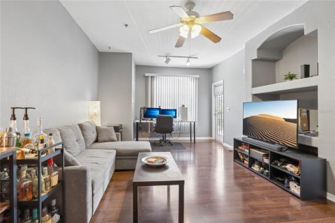 Condo in Temple Terrace, Florida, 1 bedroom  № 2396303 - photo 5