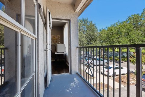 Condo in Temple Terrace, Florida, 1 bedroom  № 2396303 - photo 21