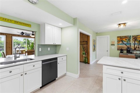 House in Ellenton, Florida 3 bedrooms, 172.52 sq.m. № 2157223 - photo 15