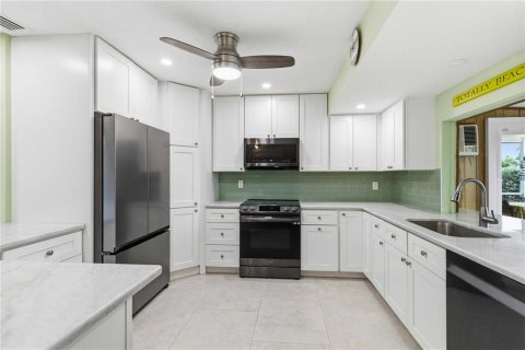 House in Ellenton, Florida 3 bedrooms, 172.52 sq.m. № 2157223 - photo 14