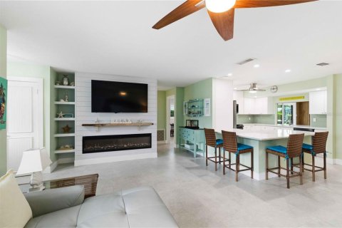 House in Ellenton, Florida 3 bedrooms, 172.52 sq.m. № 2157223 - photo 9