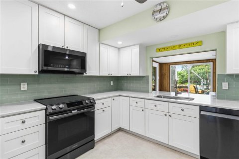 House in Ellenton, Florida 3 bedrooms, 172.52 sq.m. № 2157223 - photo 17