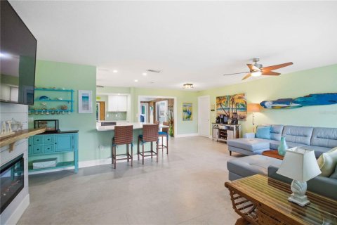 House in Ellenton, Florida 3 bedrooms, 172.52 sq.m. № 2157223 - photo 8