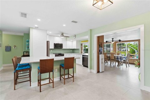 House in Ellenton, Florida 3 bedrooms, 172.52 sq.m. № 2157223 - photo 12