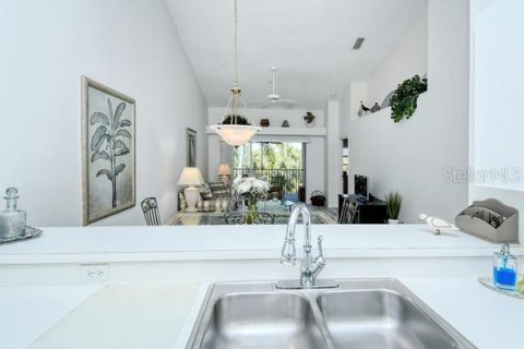 Condominio en venta en Sarasota, Florida, 2 dormitorios, 108.05 m2 № 1032829 - foto 3