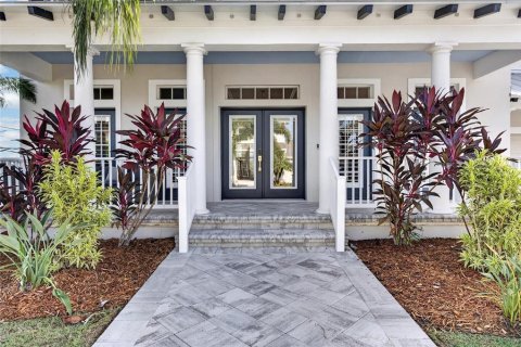 House in Apollo Beach, Florida 4 bedrooms, 310.39 sq.m. № 2393704 - photo 10