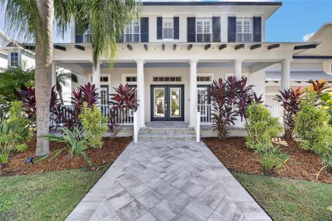 House in Apollo Beach, Florida 4 bedrooms, 310.39 sq.m. № 2393704 - photo 9