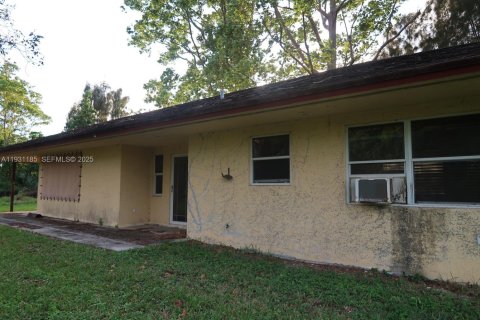 House in Miami, Florida 1 bedroom, 94.76 sq.m. № 1989614 - photo 12