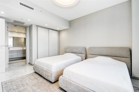 Купить кондоминиум в Бэл-Харбор, Флорида 2 спальни, 186.64м2, № 2053119 - фото 13