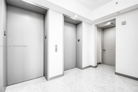 Купить кондоминиум в Бэл-Харбор, Флорида 2 спальни, 186.64м2, № 2053119 - фото 21