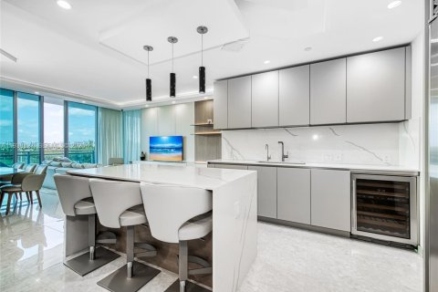 Купить кондоминиум в Бэл-Харбор, Флорида 2 спальни, 186.64м2, № 2053119 - фото 10