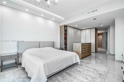 Купить кондоминиум в Бэл-Харбор, Флорида 2 спальни, 186.64м2, № 2053119 - фото 16