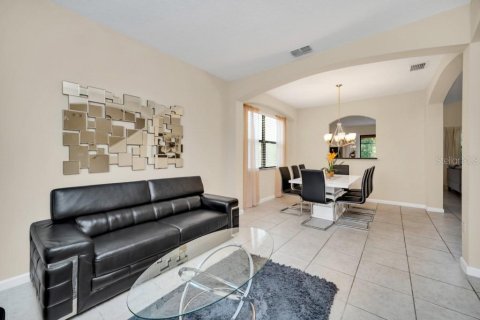 House in Kissimmee, Florida 6 bedrooms, 267 sq.m. № 1675957 - photo 6