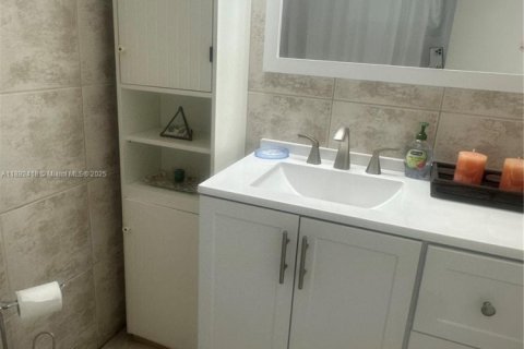 Copropriété à vendre à Pompano Beach, Floride: 1 chambre, 72 m2 № 1946223 - photo 7