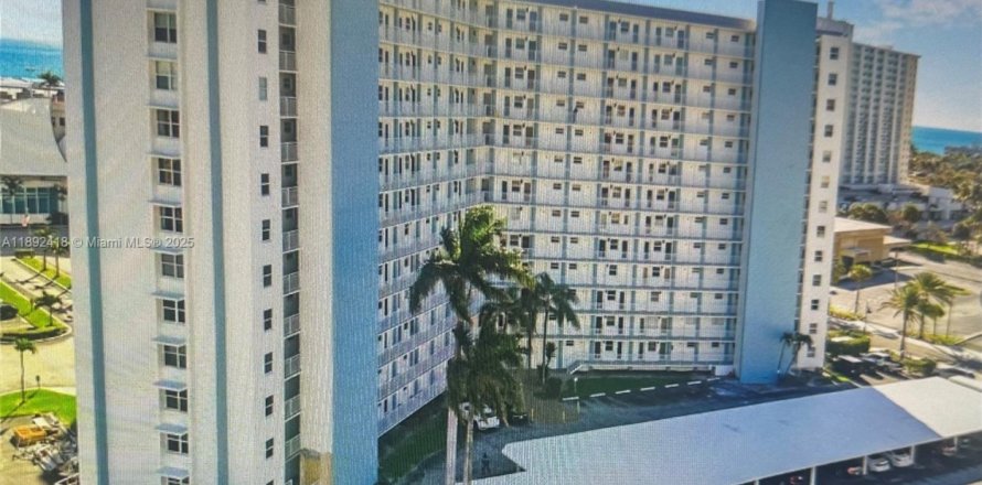 Condo à Pompano Beach, Floride, 1 chambre № 1946223