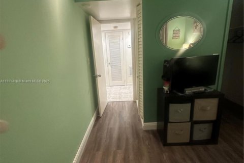 Copropriété à vendre à Pompano Beach, Floride: 1 chambre, 72 m2 № 1946223 - photo 13