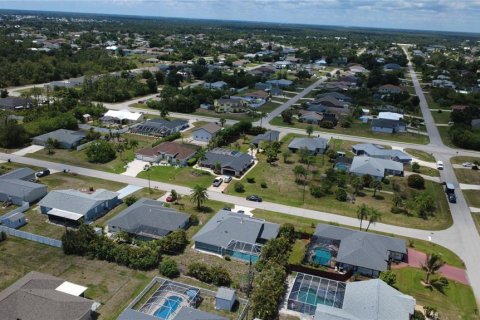 Villa ou maison à vendre à Englewood, Floride: 2 chambres, 157.84 m2 № 2199353 - photo 22