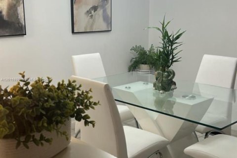 Apartamento en alquiler en Cutler Bay, Florida, 1 dormitorio, 75.53 m2 № 2085758 - foto 4