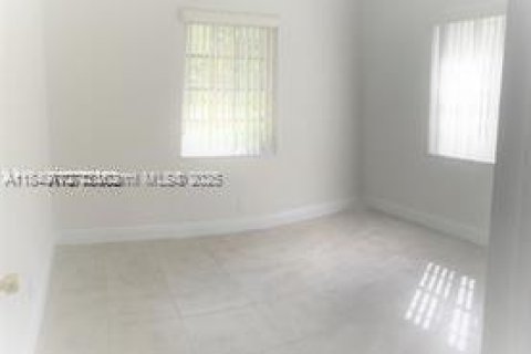 Купить виллу или дом в Вест-Парк, Флорида 3 спальни, 89.74м2, № 2019342 - фото 10