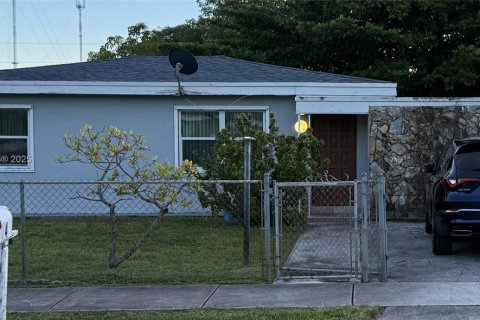 Купить виллу или дом в Вест-Парк, Флорида 3 спальни, 89.74м2, № 2019342 - фото 4