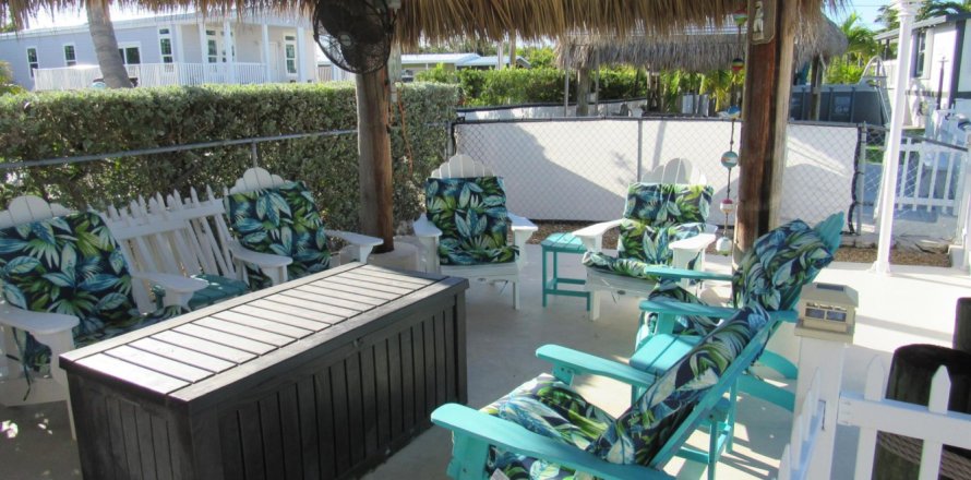 Casa en Tavernier, Florida 4 dormitorios, 239.78 m2 № 984126