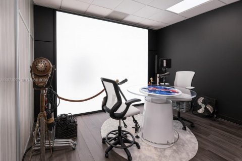 Propiedad comercial en venta en Doral, Florida № 2153853 - foto 10