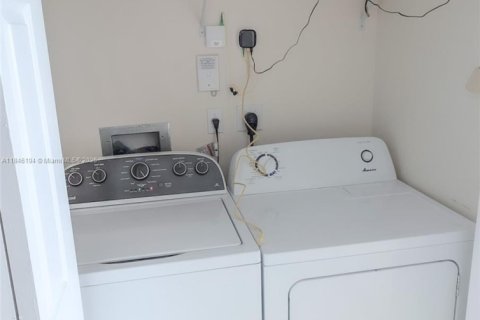 Condo in West Palm Beach, Florida, 1 bedroom  № 1842929 - photo 14