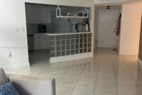 Condo à Aventura, Floride, 1 chambre  № 2079144