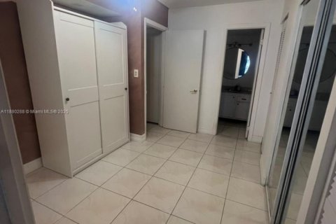 Снять в аренду кондоминиум в Авентура, Флорида 1 спальня, 72м2, № 2079144 - фото 3