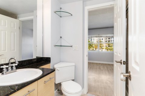Купить кондоминиум в Форт-Лодердейл, Флорида 3 комнаты, 70.61м2, № 2146323 - фото 19
