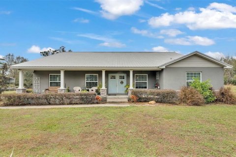 House in Mulberry, Florida 4 bedrooms, 250.74 sq.m. № 1902839 - photo 1