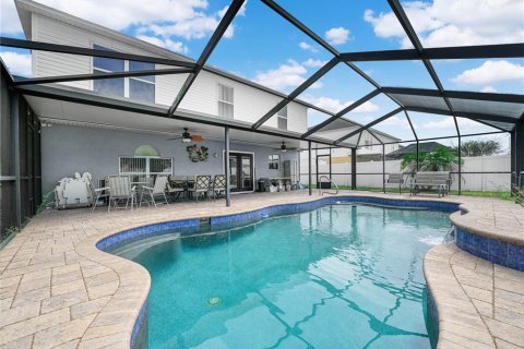 Villa ou maison à vendre à Winter Haven, Floride: 4 chambres, 263.47 m2 № 2399560 - photo 2