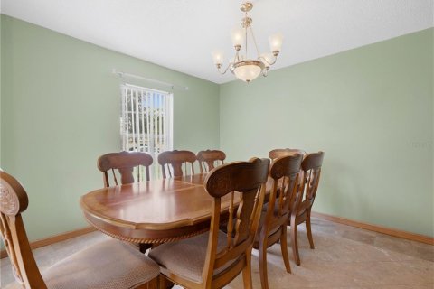 Villa ou maison à vendre à Winter Haven, Floride: 4 chambres, 263.47 m2 № 2399560 - photo 12