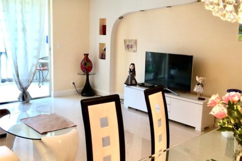 Copropriété à vendre à Hallandale Beach, Floride: 2 chambres, 101.45 m2 № 2024737 - photo 5