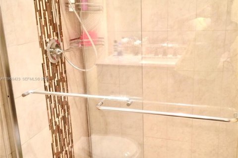 Copropriété à vendre à Hallandale Beach, Floride: 2 chambres, 101.45 m2 № 2024737 - photo 18