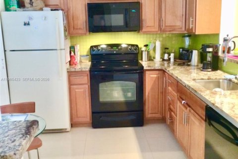 Copropriété à vendre à Hallandale Beach, Floride: 2 chambres, 101.45 m2 № 2024737 - photo 8