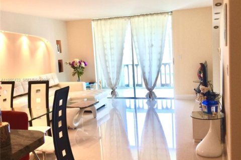 Copropriété à vendre à Hallandale Beach, Floride: 2 chambres, 101.45 m2 № 2024737 - photo 4