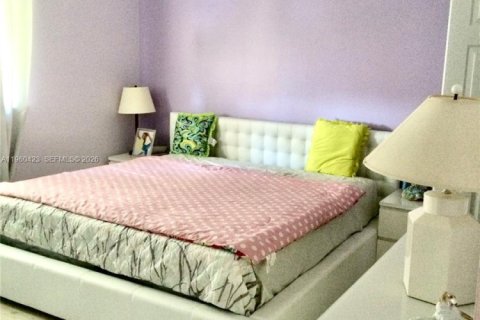 Copropriété à vendre à Hallandale Beach, Floride: 2 chambres, 101.45 m2 № 2024737 - photo 16