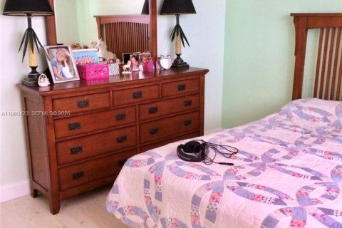 Copropriété à vendre à Hallandale Beach, Floride: 2 chambres, 101.45 m2 № 2024737 - photo 12