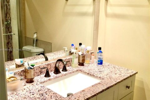 Copropriété à vendre à Hallandale Beach, Floride: 2 chambres, 101.45 m2 № 2024737 - photo 19