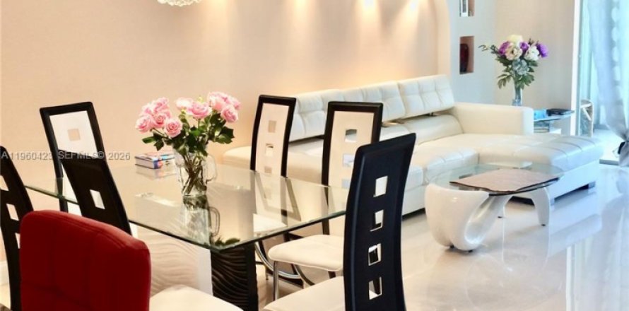 Condo à Hallandale Beach, Floride, 2 chambres  № 2024737